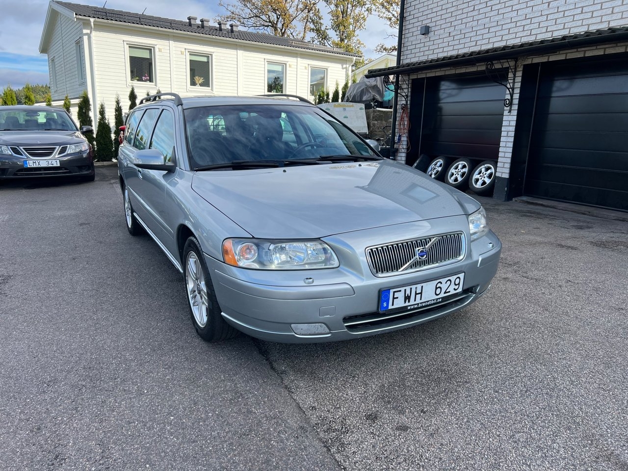Volvo V70 2.4 Momentum Classic 2008, kuva 2/10