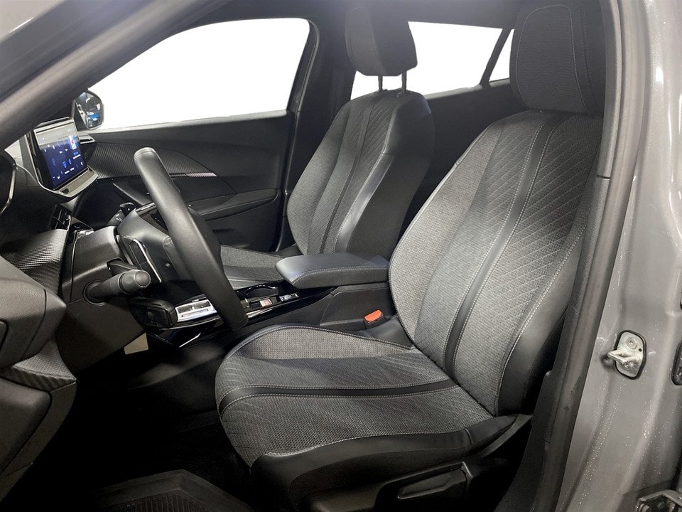 Peugeot 2008 1.2 PureTech 130 Allure 2025, bild 6/10