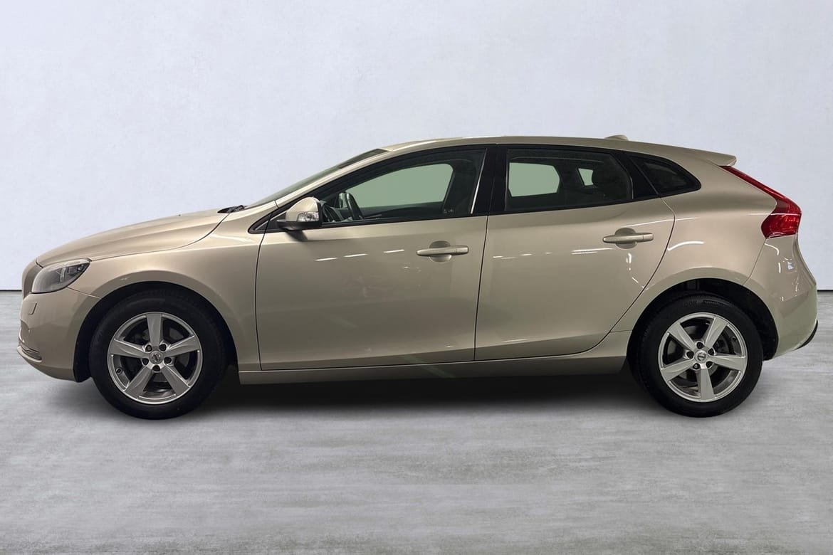 Volvo V40 D2 Business 2018, photo 2/10