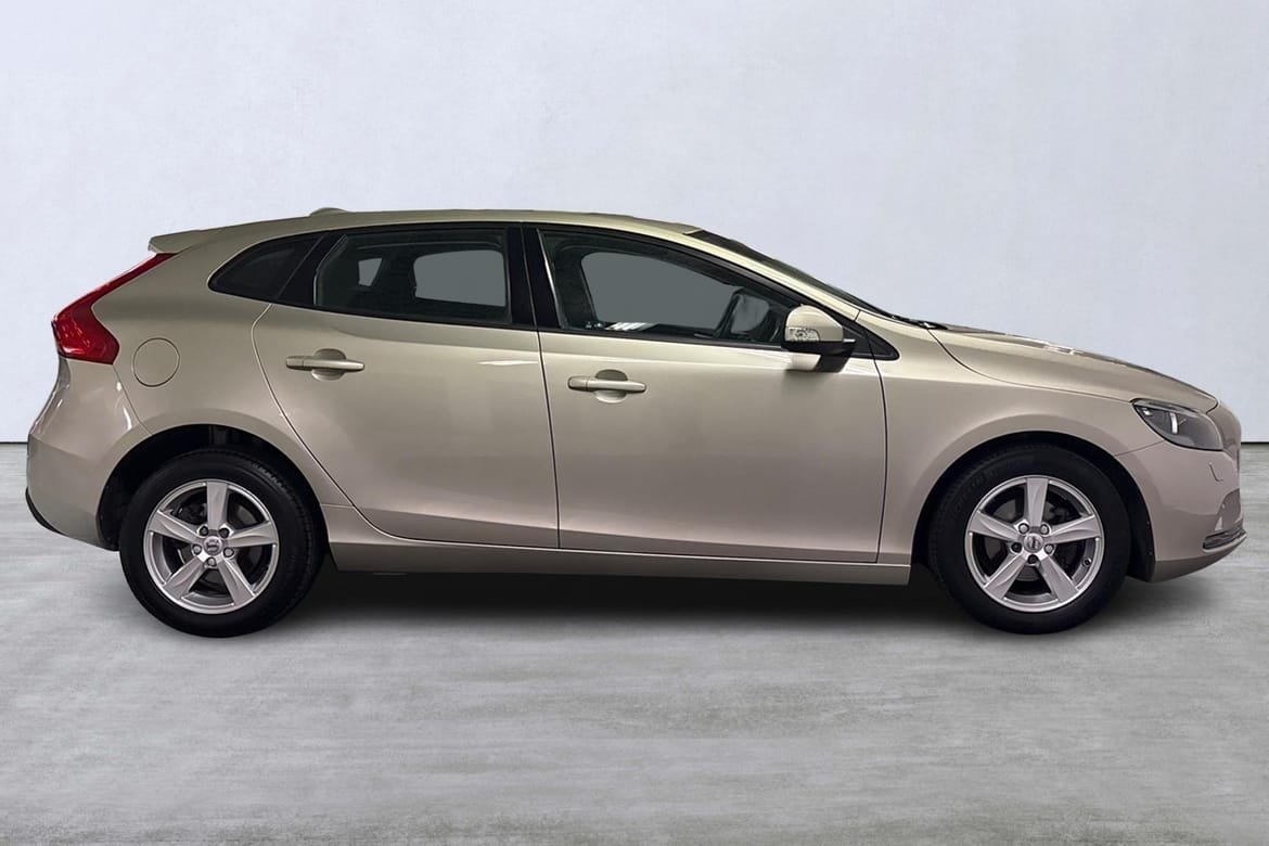 Volvo V40 D2 Business 2018, photo 3/10