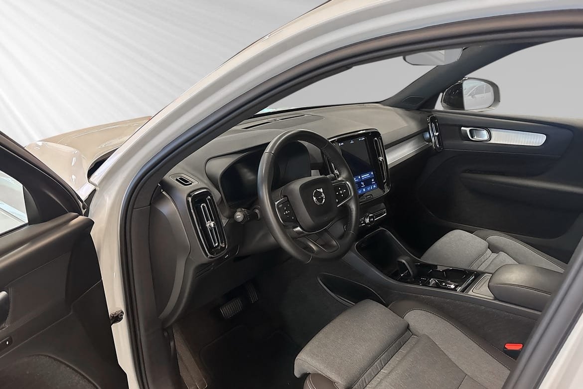 Volvo XC40 B4 Plus Dark 2025, kuva 7/10