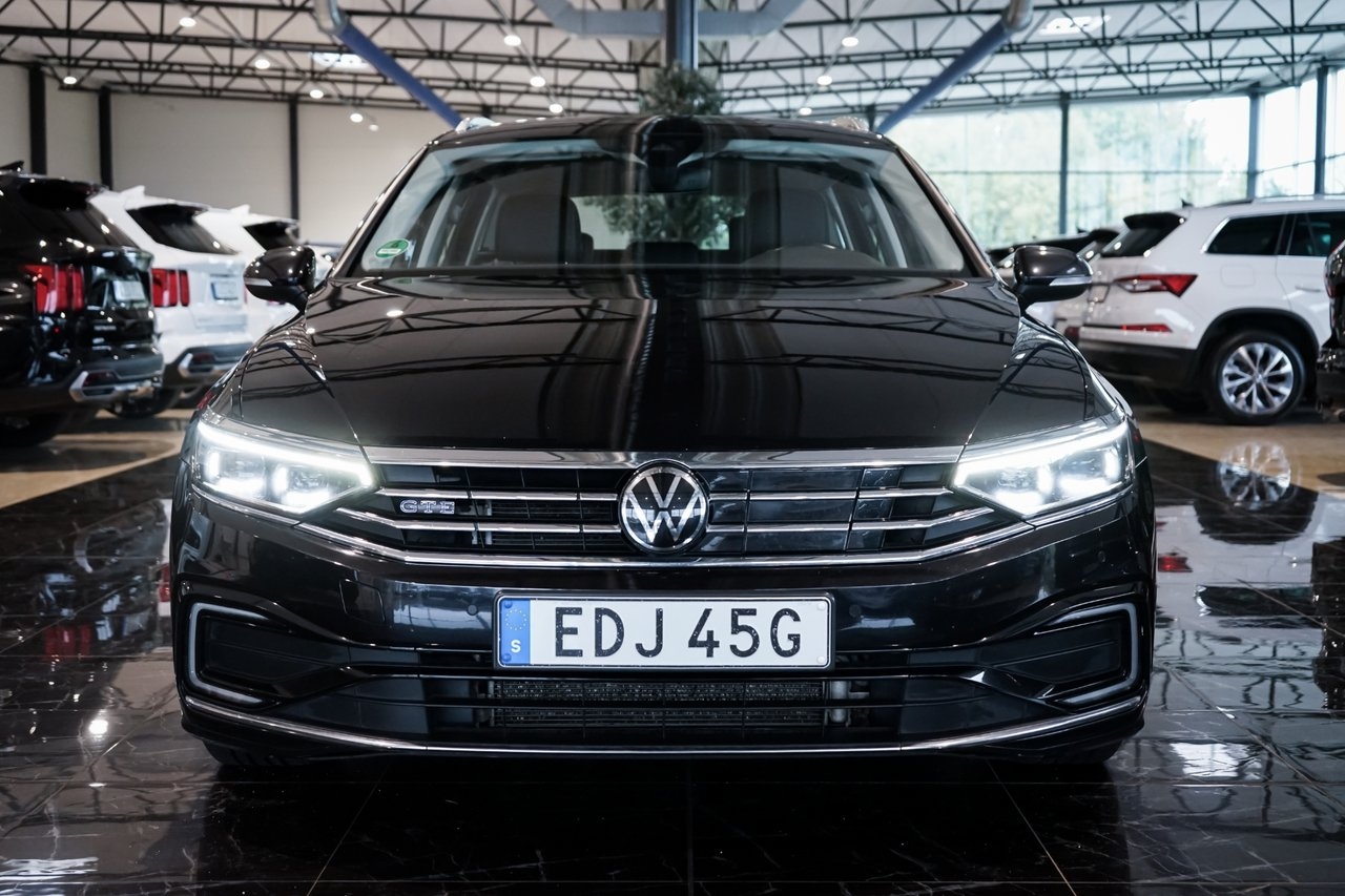 Volkswagen Passat 2023, bild 2/10