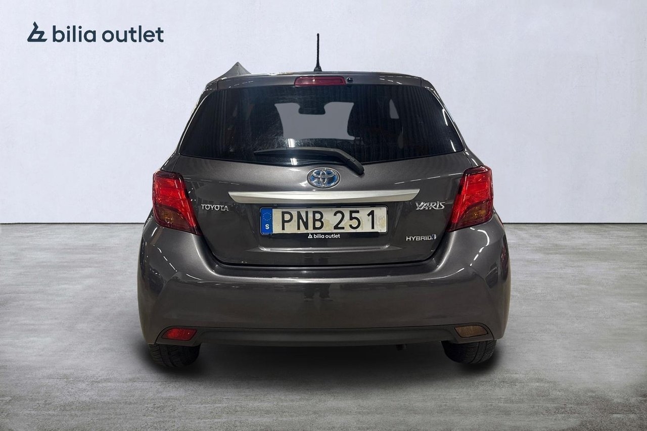 Toyota Yaris 1.5 Hybrid Active 2015, photo 7/10