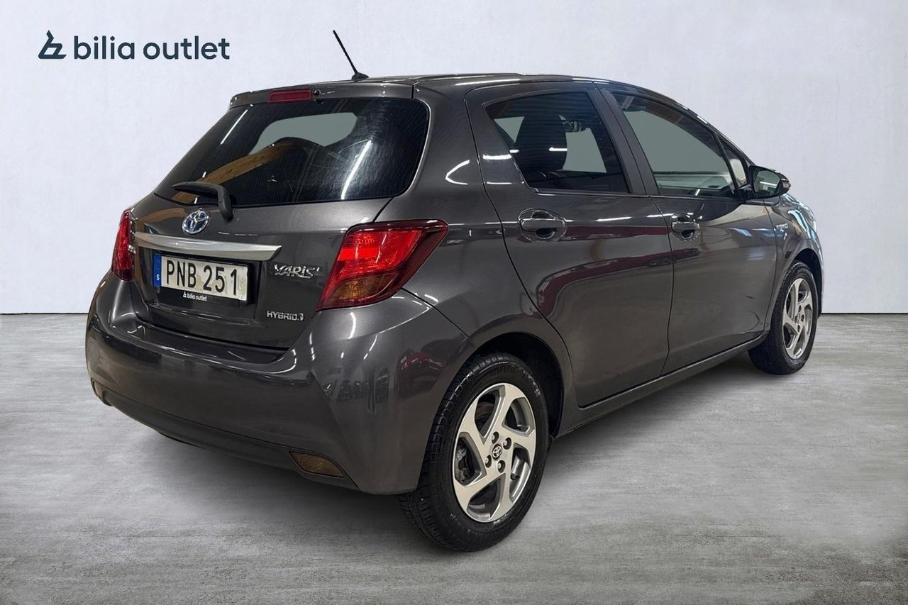 Toyota Yaris 1.5 Hybrid Active 2015, photo 3/10