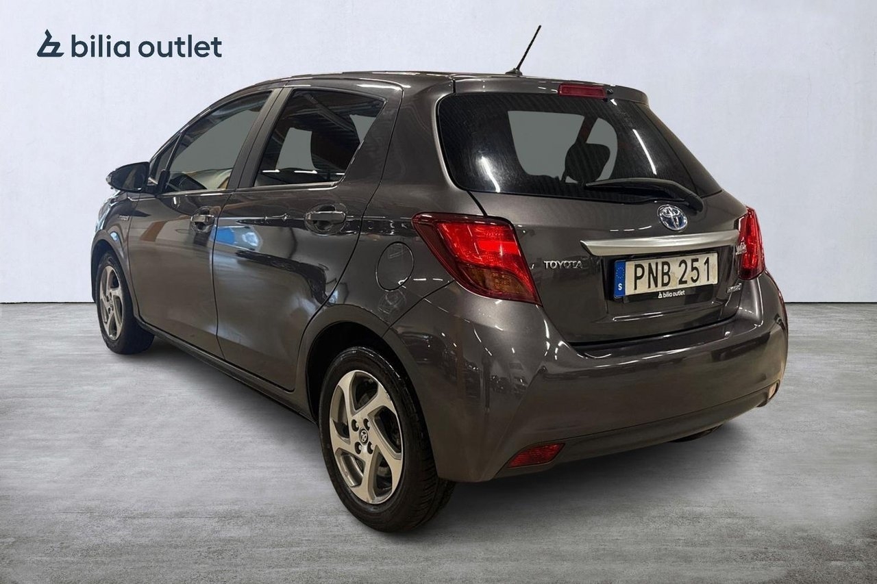 Toyota Yaris 1.5 Hybrid Active 2015, photo 5/10
