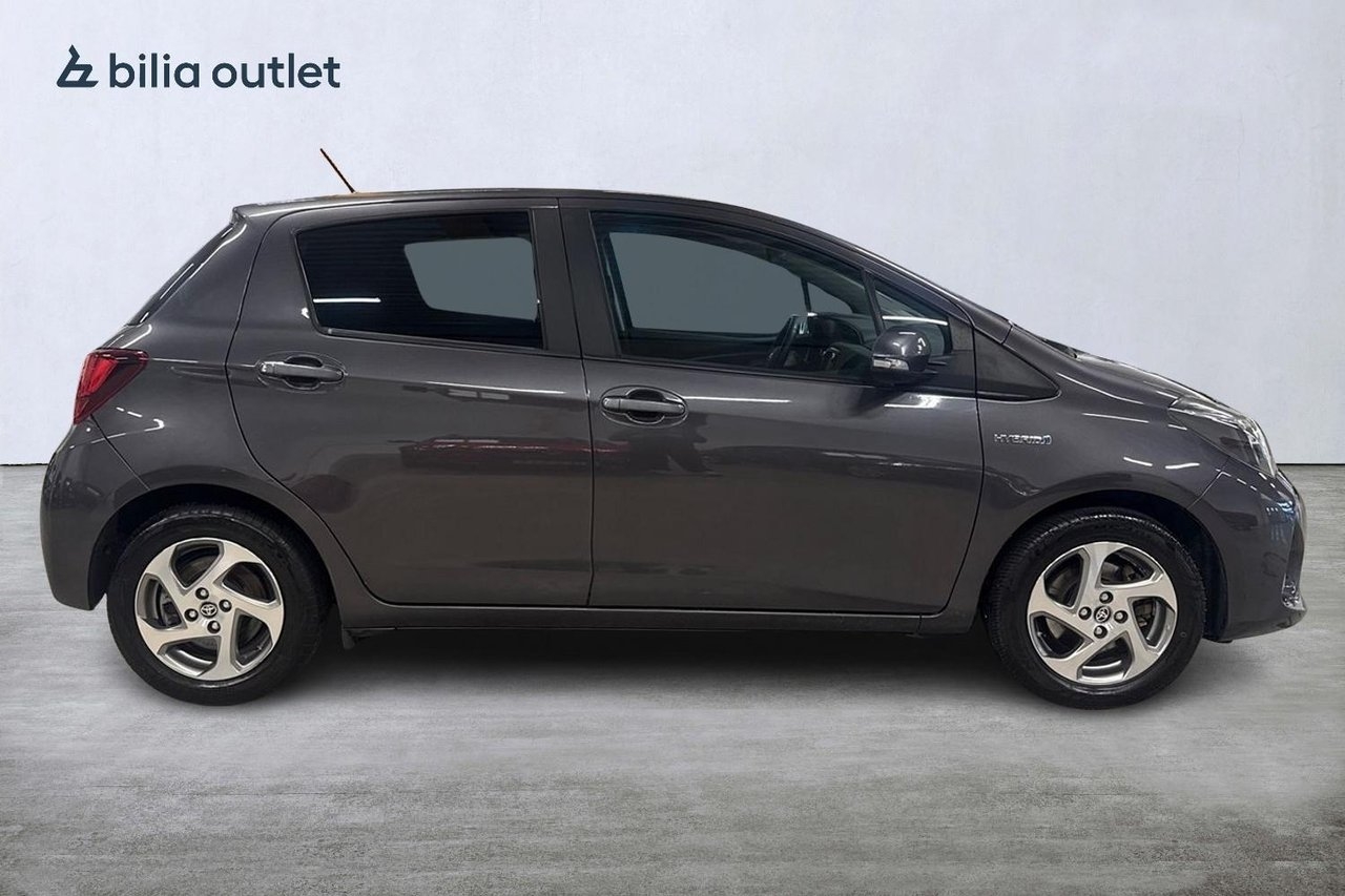 Toyota Yaris 1.5 Hybrid Active 2015, photo 4/10