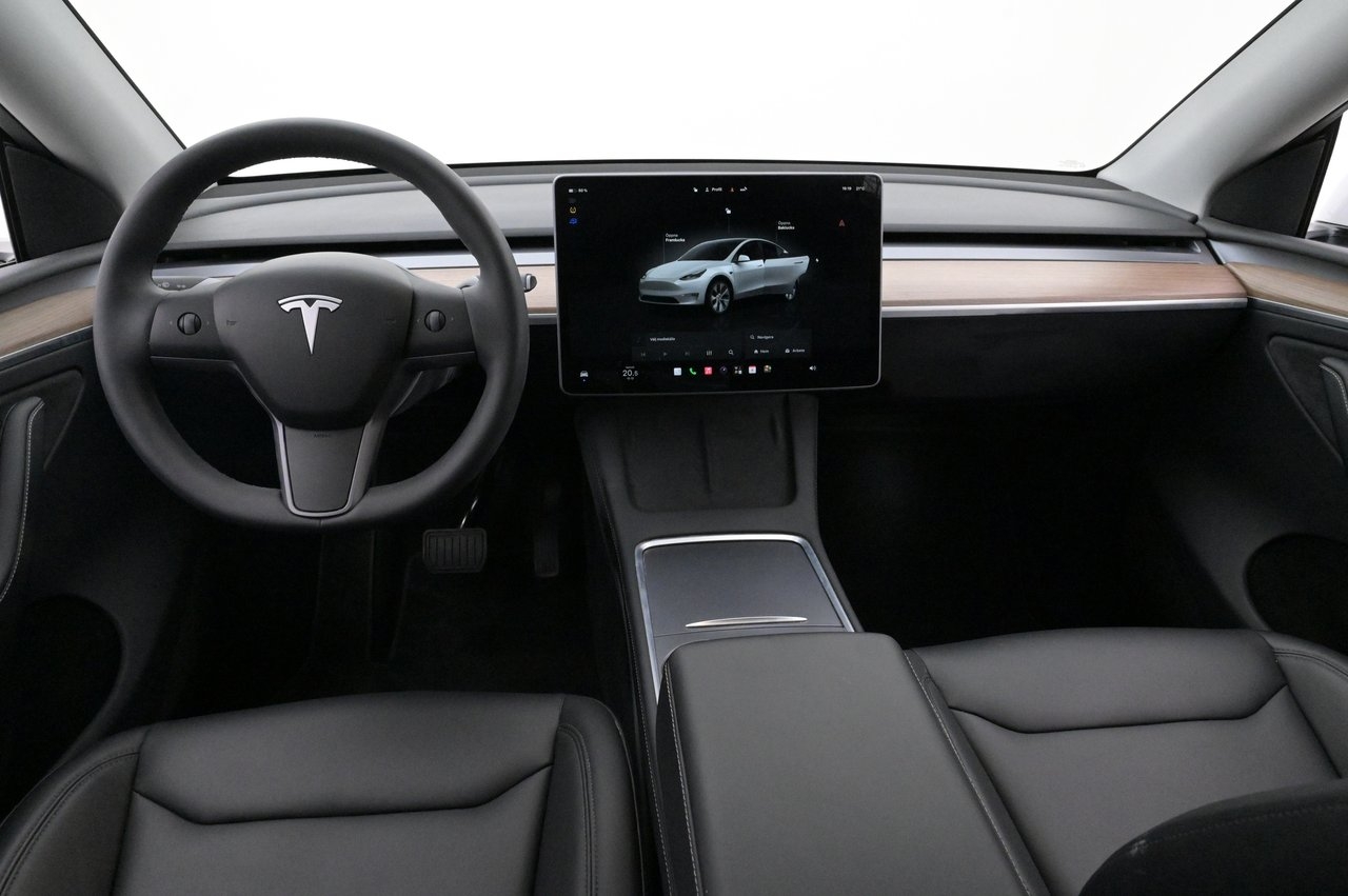 Tesla Model Y 2023, bild 6/10