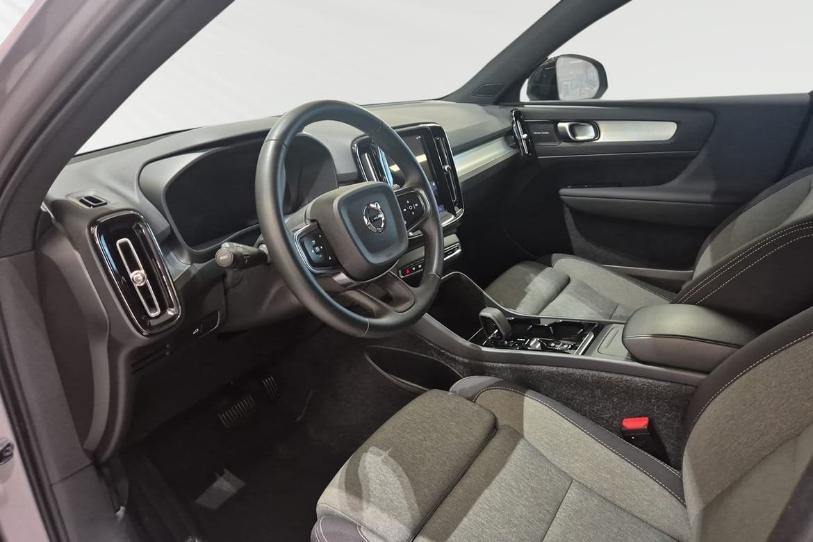 Volvo XC40 B3 Plus Dark 2026, bild 6/10