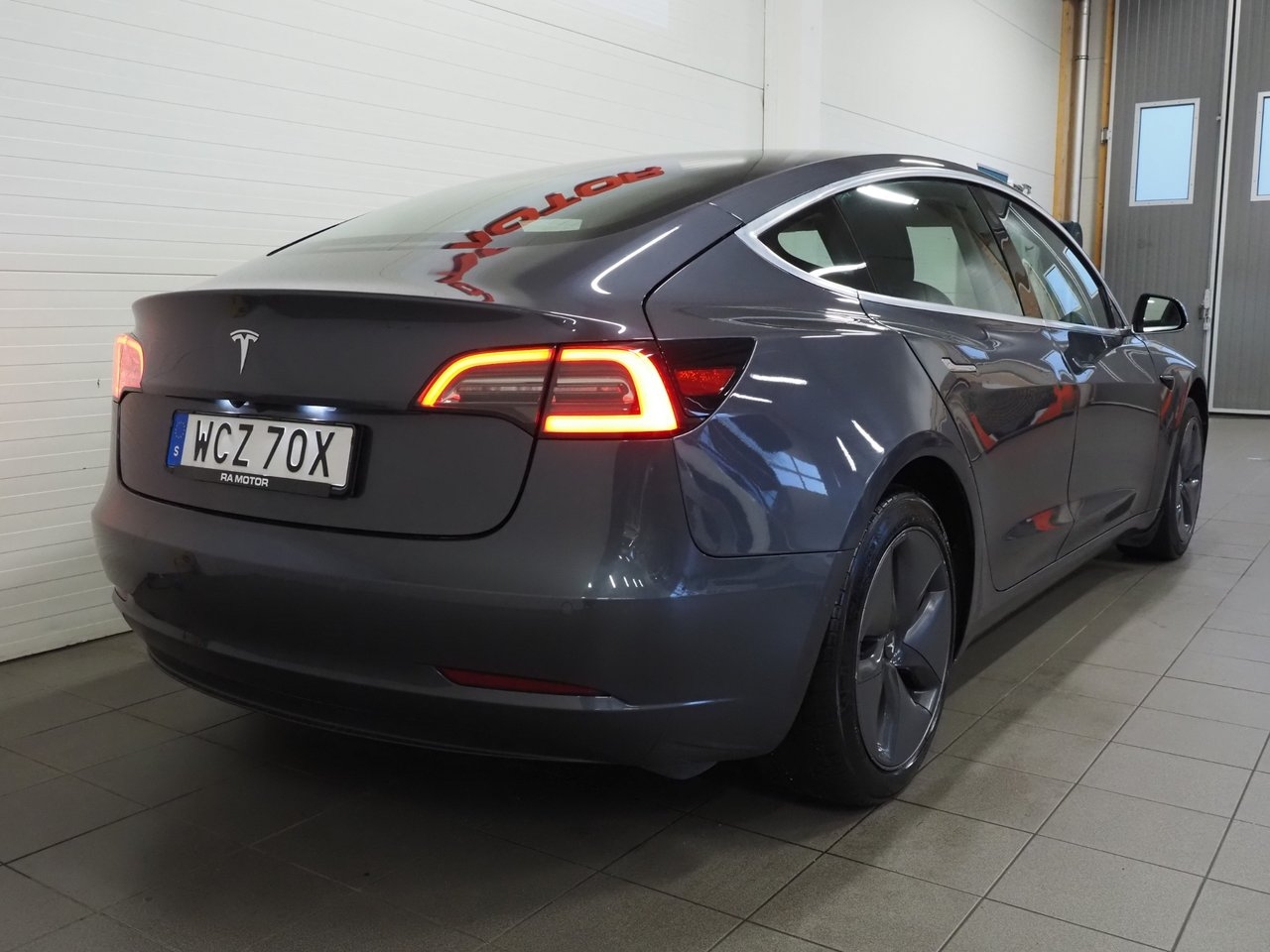 Tesla Model 3 Standard Range Plus 2020, bild 6/10