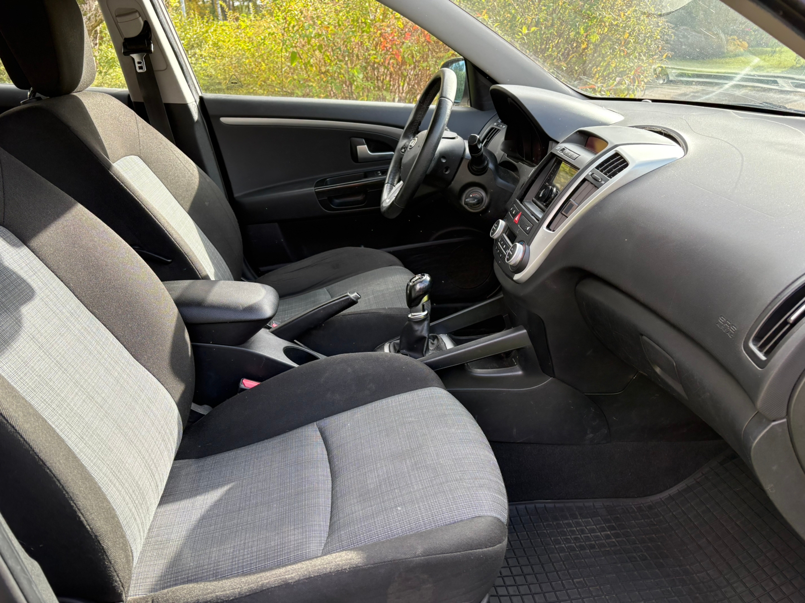 Kia Ceed 1.6 CRDi 128 2011, bild 3/3