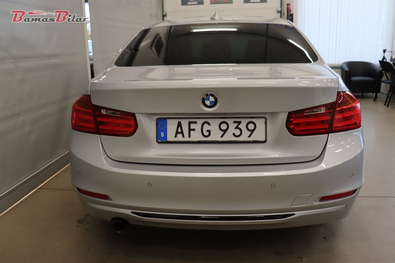 BMW 320d Sport Line 2012, photo 4/10