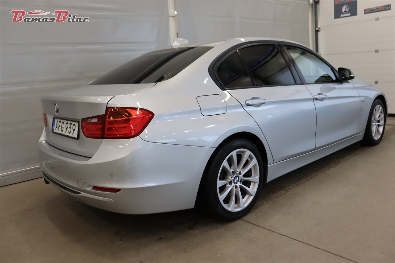 BMW 320d Sport Line 2012, photo 5/10