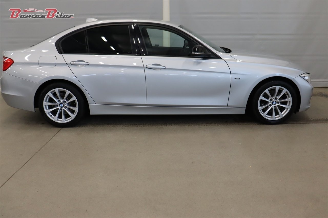 BMW 320d Sport Line 2012, photo 6/10