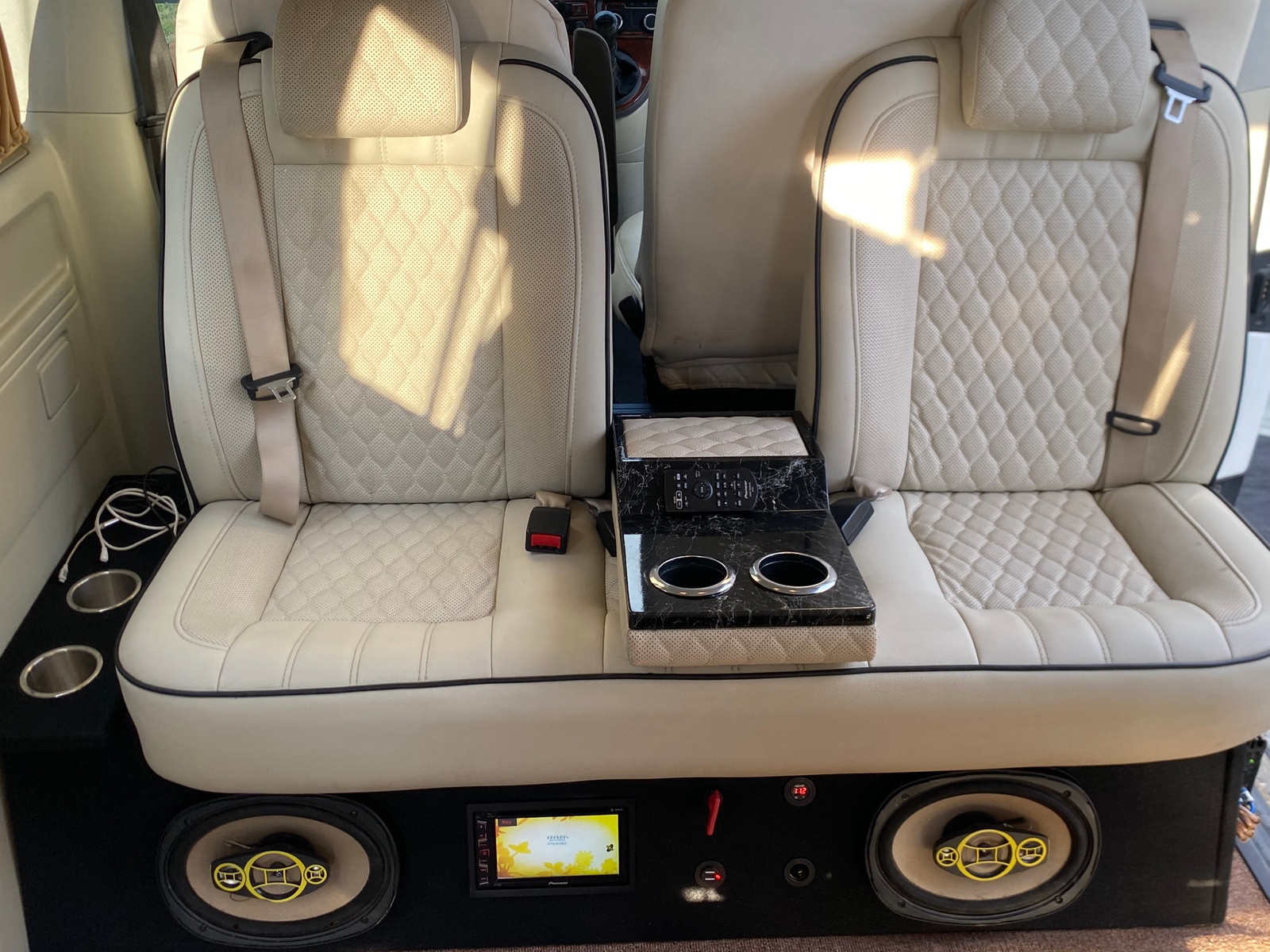 Volkswagen Caravelle 2.0 TDI 2011, bild 3/10