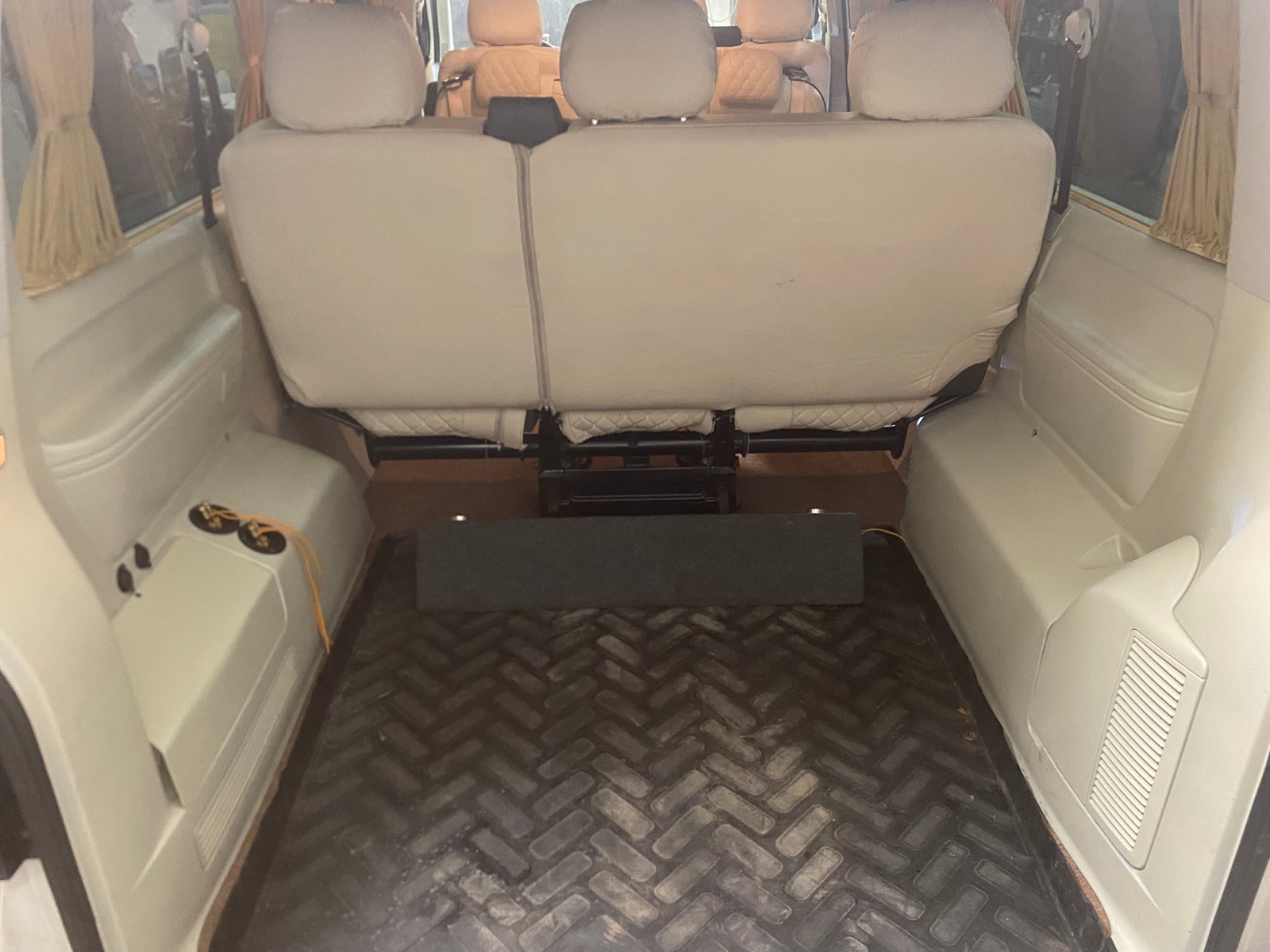 Volkswagen Caravelle 2.0 TDI 2011, bild 2/10