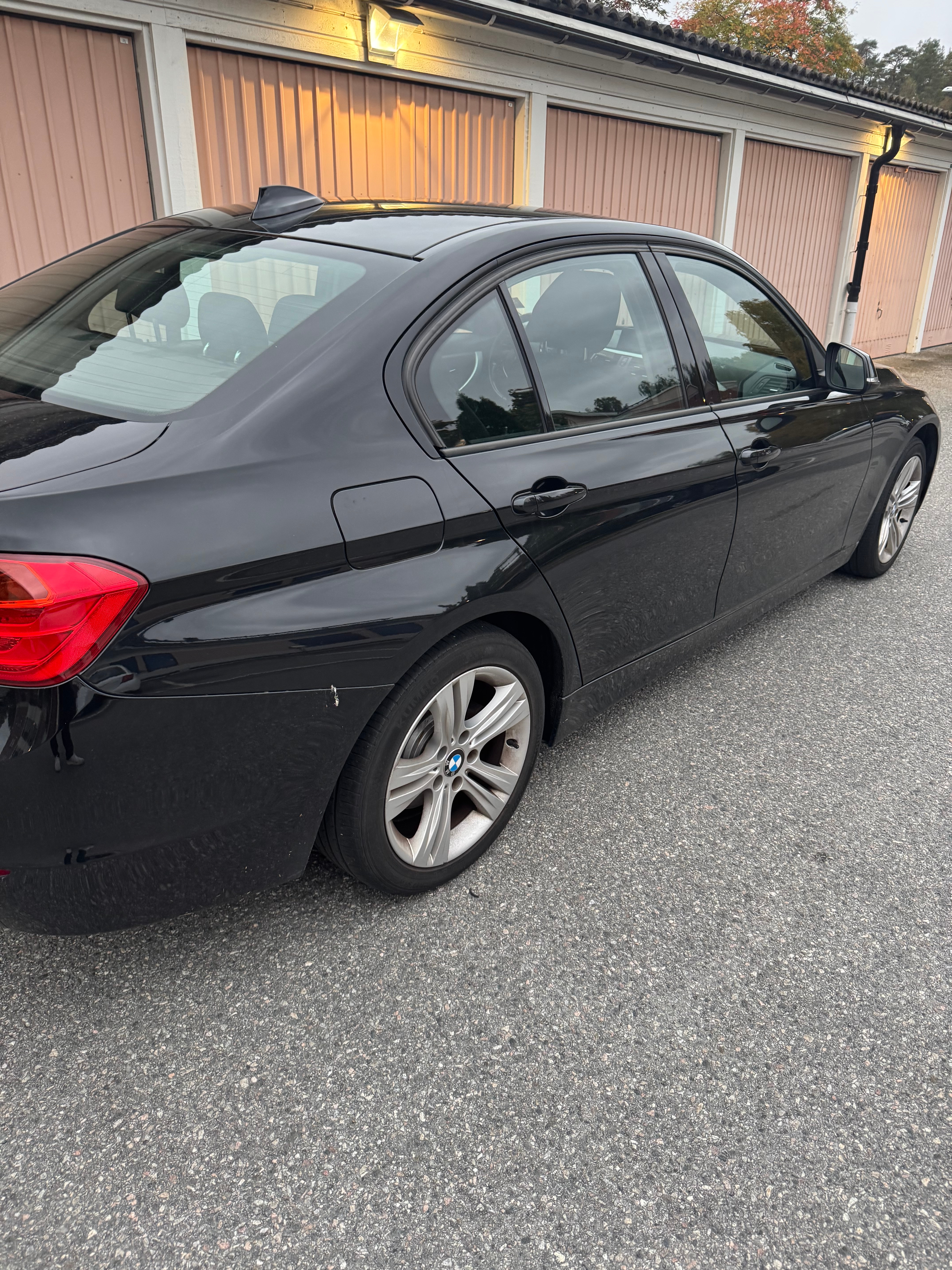 BMW 320d 2013, bild 4/5