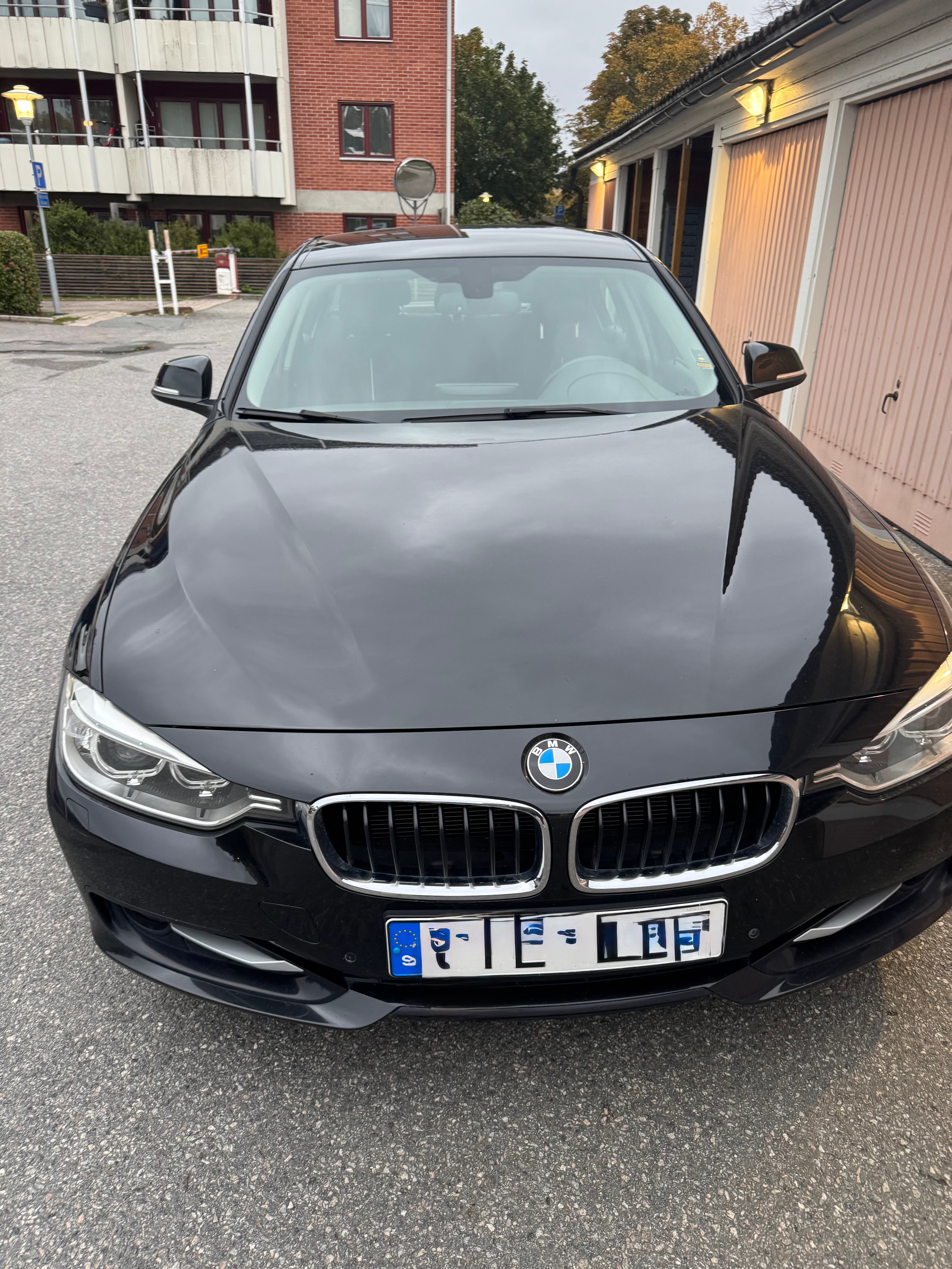 BMW 320d 2013, bild 3/5