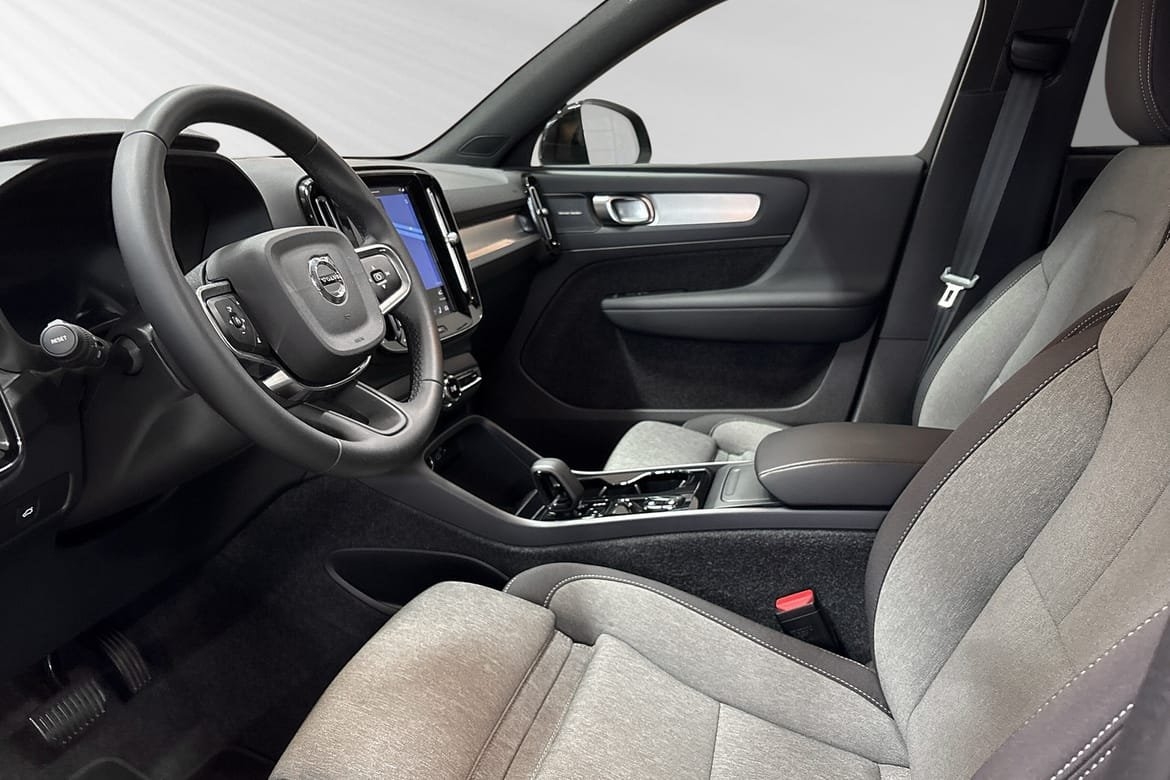 Volvo XC40 B3 Plus Dark 2026, bild 7/10