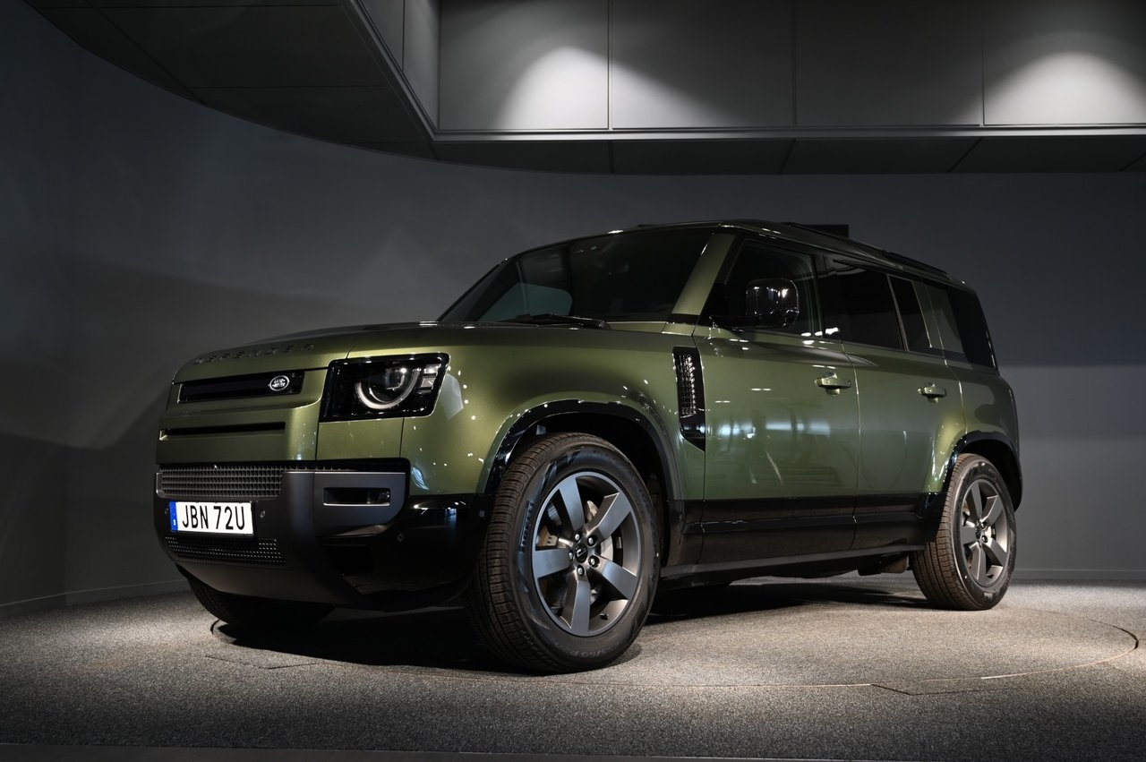 Land Rover Defender D350 HSE X-Dynamic 2026, photo 2/10