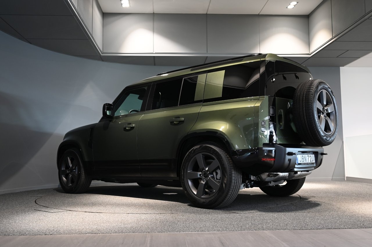 Land Rover Defender D350 HSE X-Dynamic 2026, photo 4/10
