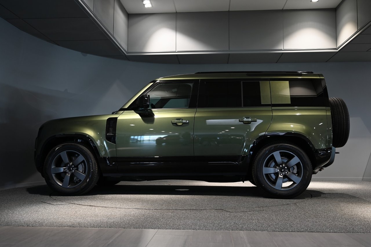 Land Rover Defender D350 HSE X-Dynamic 2026, photo 3/10
