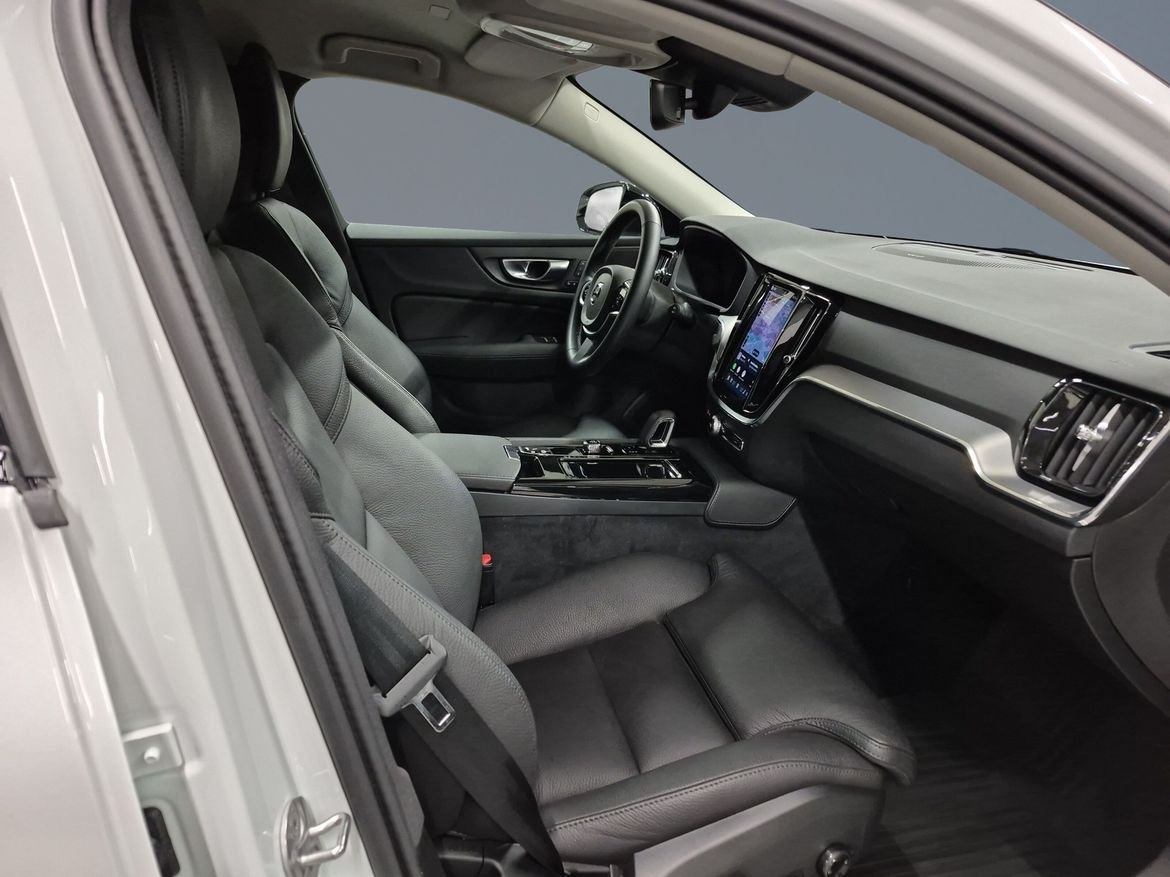 Volvo V60 Plus Dark Nordic 2026, bild 7/13