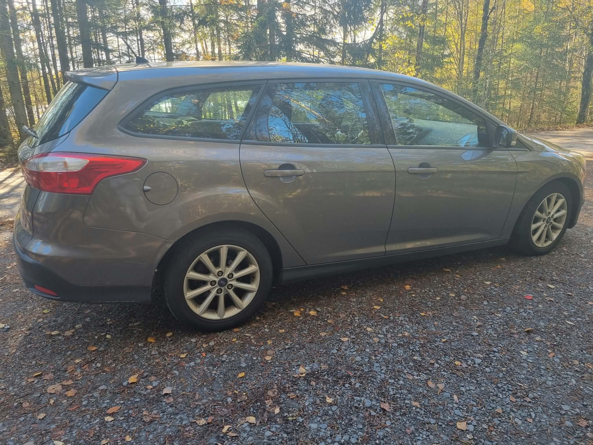 Ford Focus 1.6 TDCi ECOnetic 2013, bild 4/6