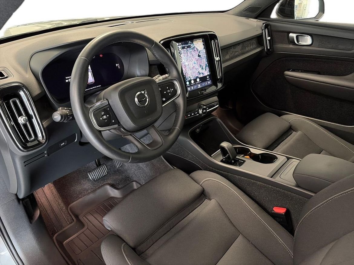 Volvo EX40 Extended Range Core 2025, photo 10/10