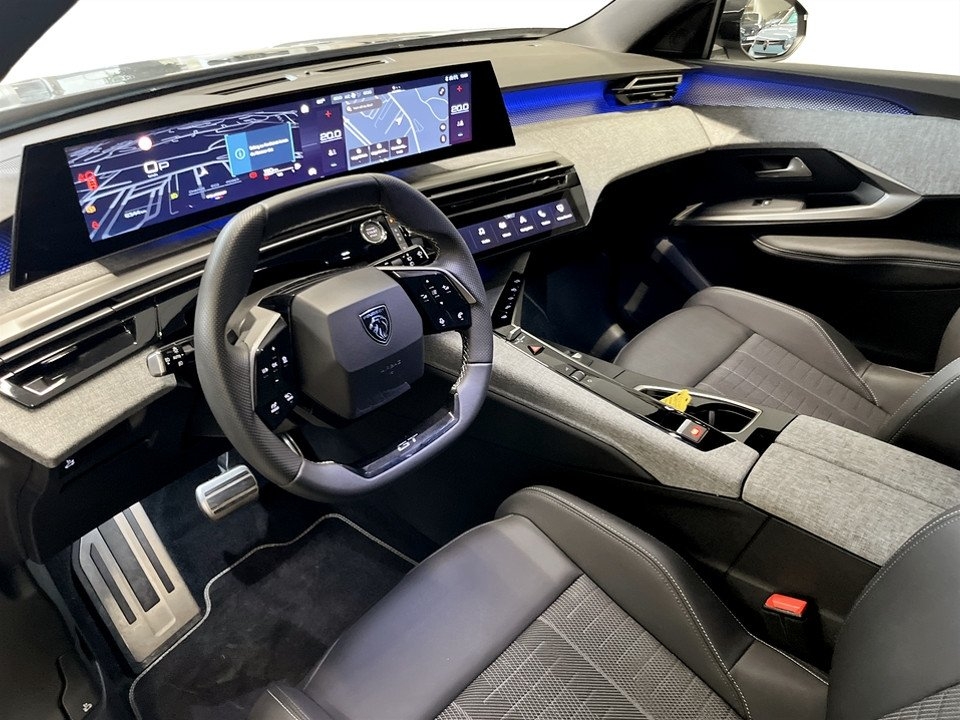 Peugeot 5008 1.2 Hybrid 145 GT 2025, photo 5/10