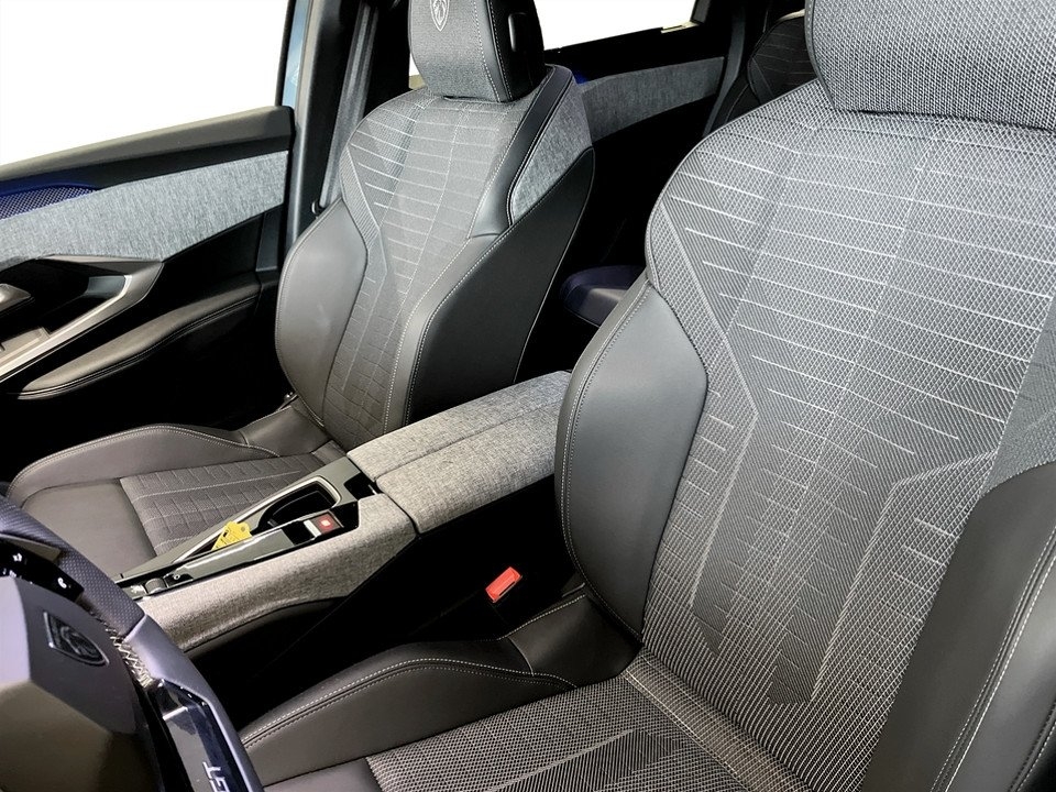Peugeot 5008 1.2 Hybrid 145 GT 2025, photo 7/10