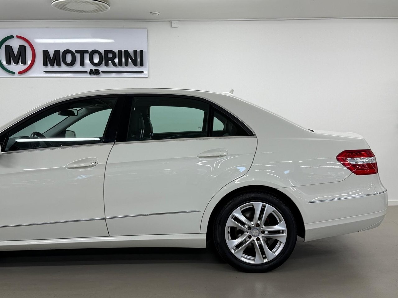 Mercedes-Benz E 2011, photo 7/10