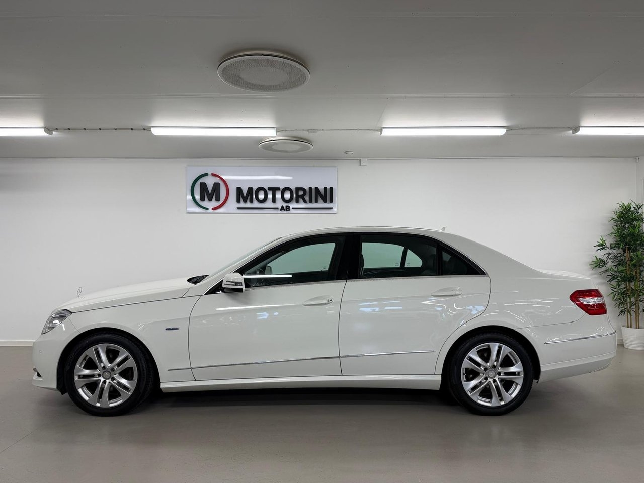 Mercedes-Benz E 2011, photo 5/10