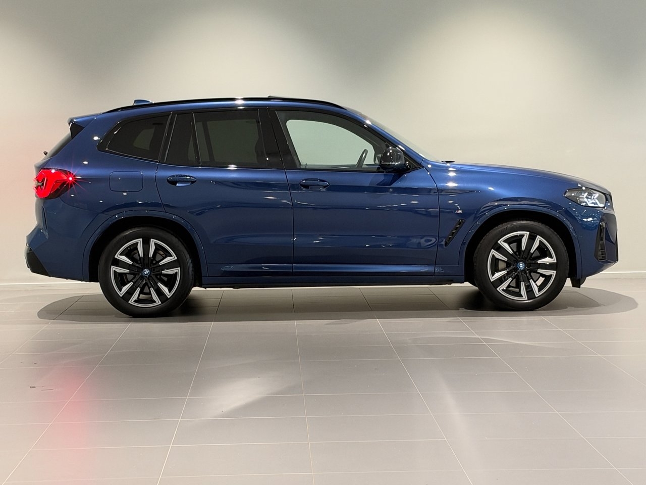 BMW iX3 Charged M Sport Drag P/D-Assist 2024, bild 3/10