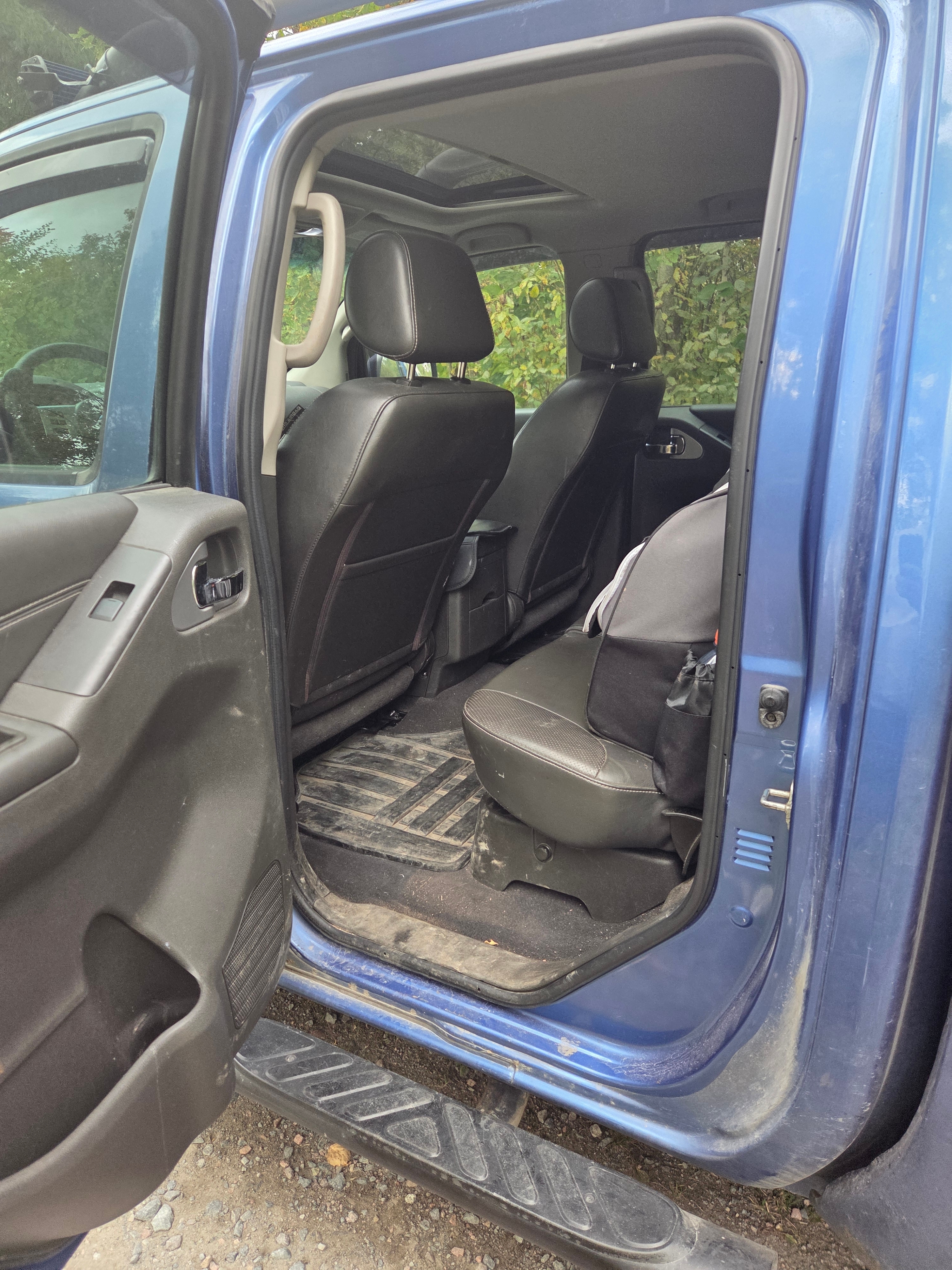 Nissan Navara 2.5 dCi 2011, bild 8/8