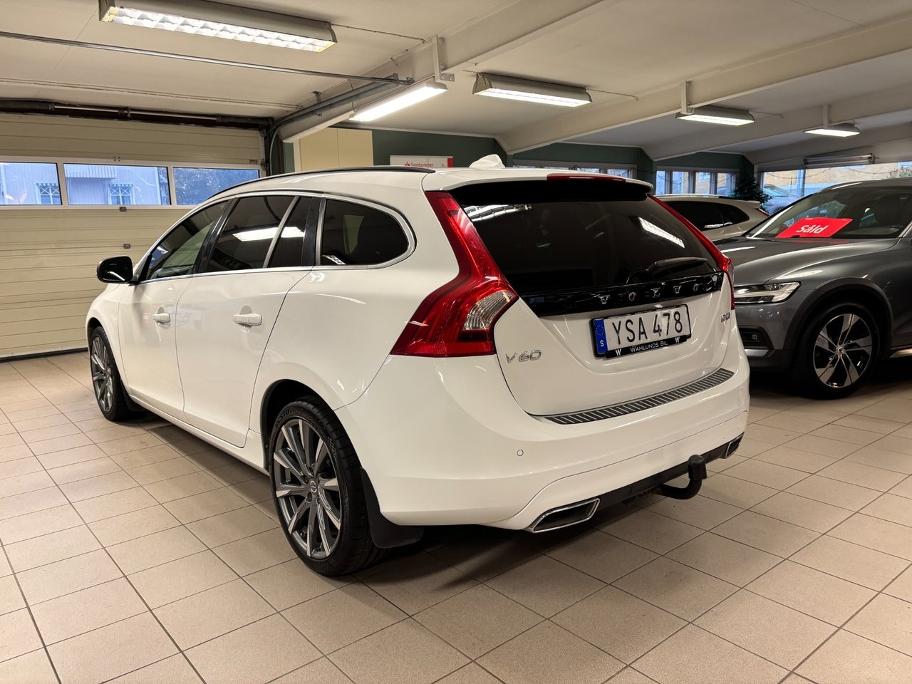 Volvo V60 D4 Momentum Classic 2018, bild 2/10