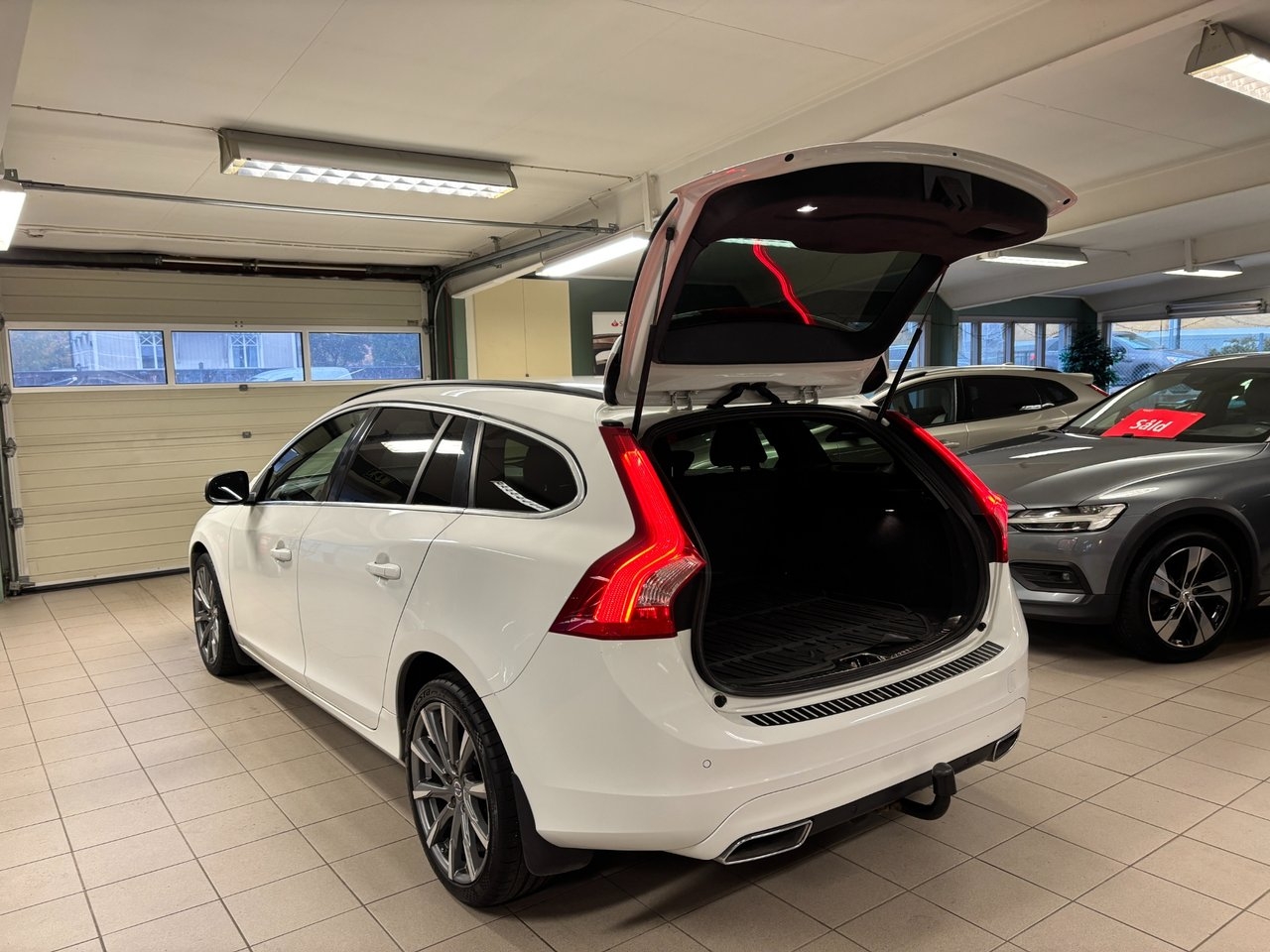 Volvo V60 D4 Momentum Classic 2018, bild 6/10