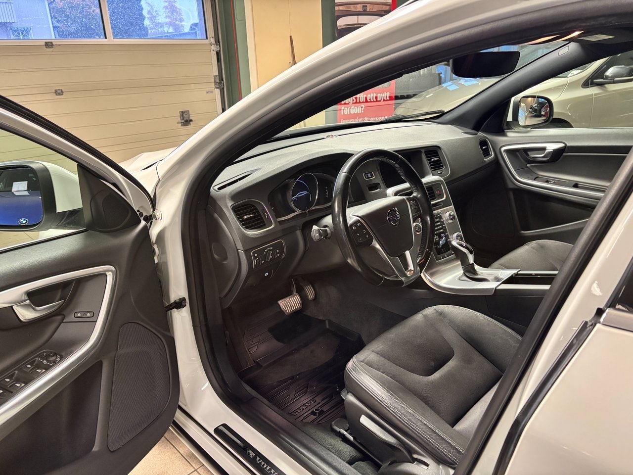 Volvo V60 D4 Momentum Classic 2018, bild 7/10