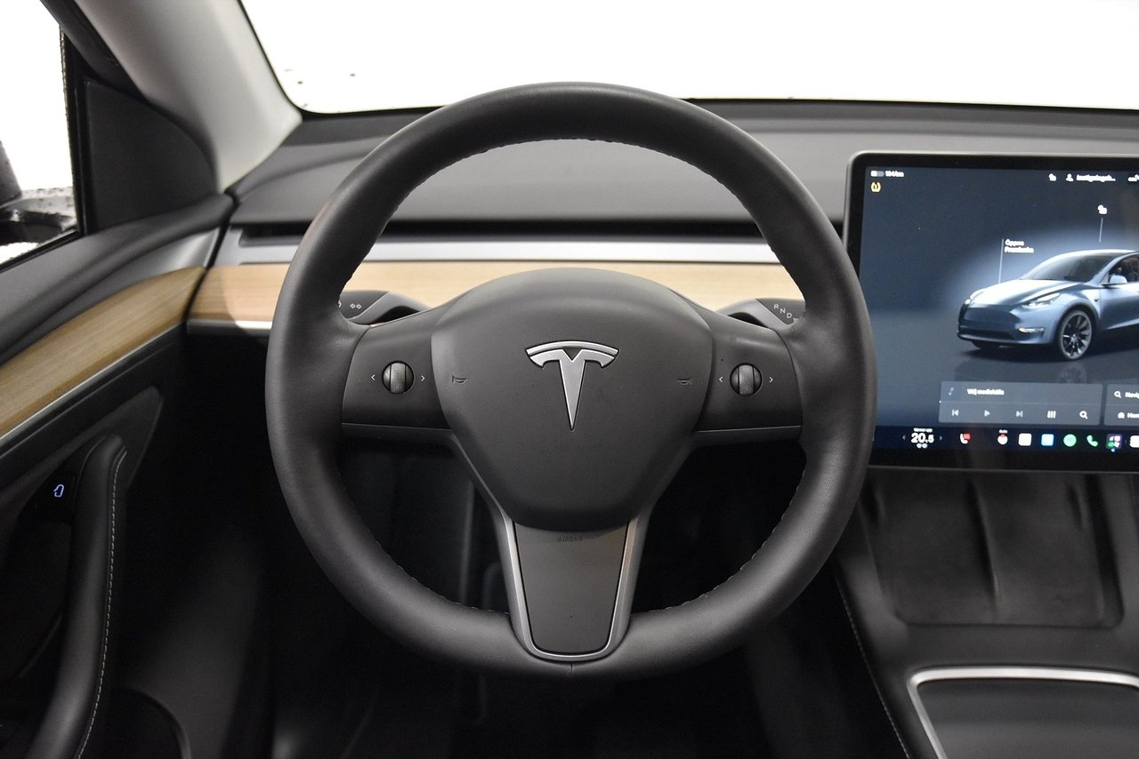Tesla Model Y 2022, bild 2/10