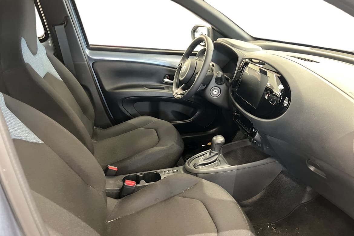 Toyota Aygo X PLAY HYBRID 2026, bild 7/10
