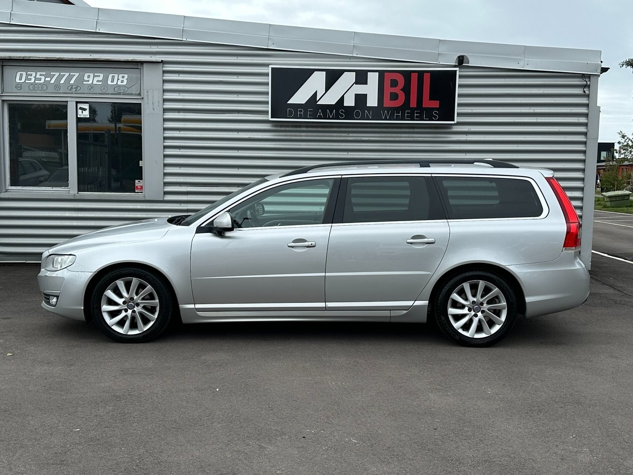 Volvo V70 D2 Momentum 2015, bild 2/10