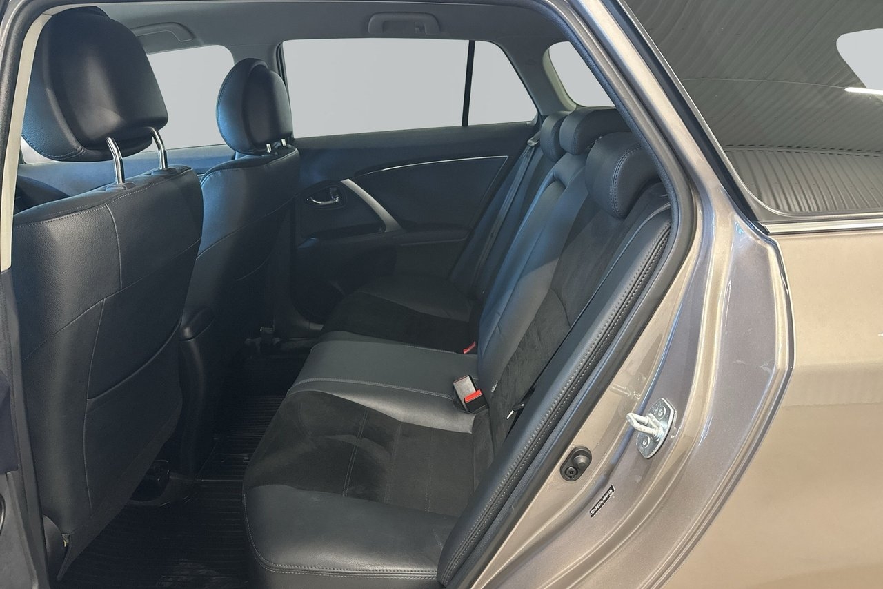 Toyota Avensis 2.2 D-4D 2014, bild 6/6