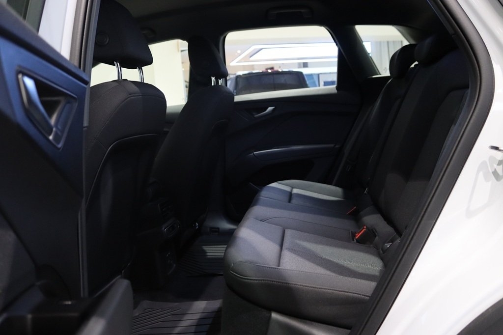 Audi Q4 e-tron e-tron 40 82 kWh 204hk 2023, bild 5/10