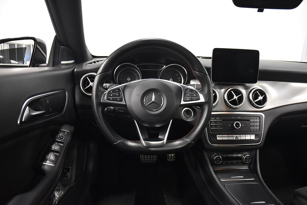 Mercedes-Benz CLA 2017, bild 2/10