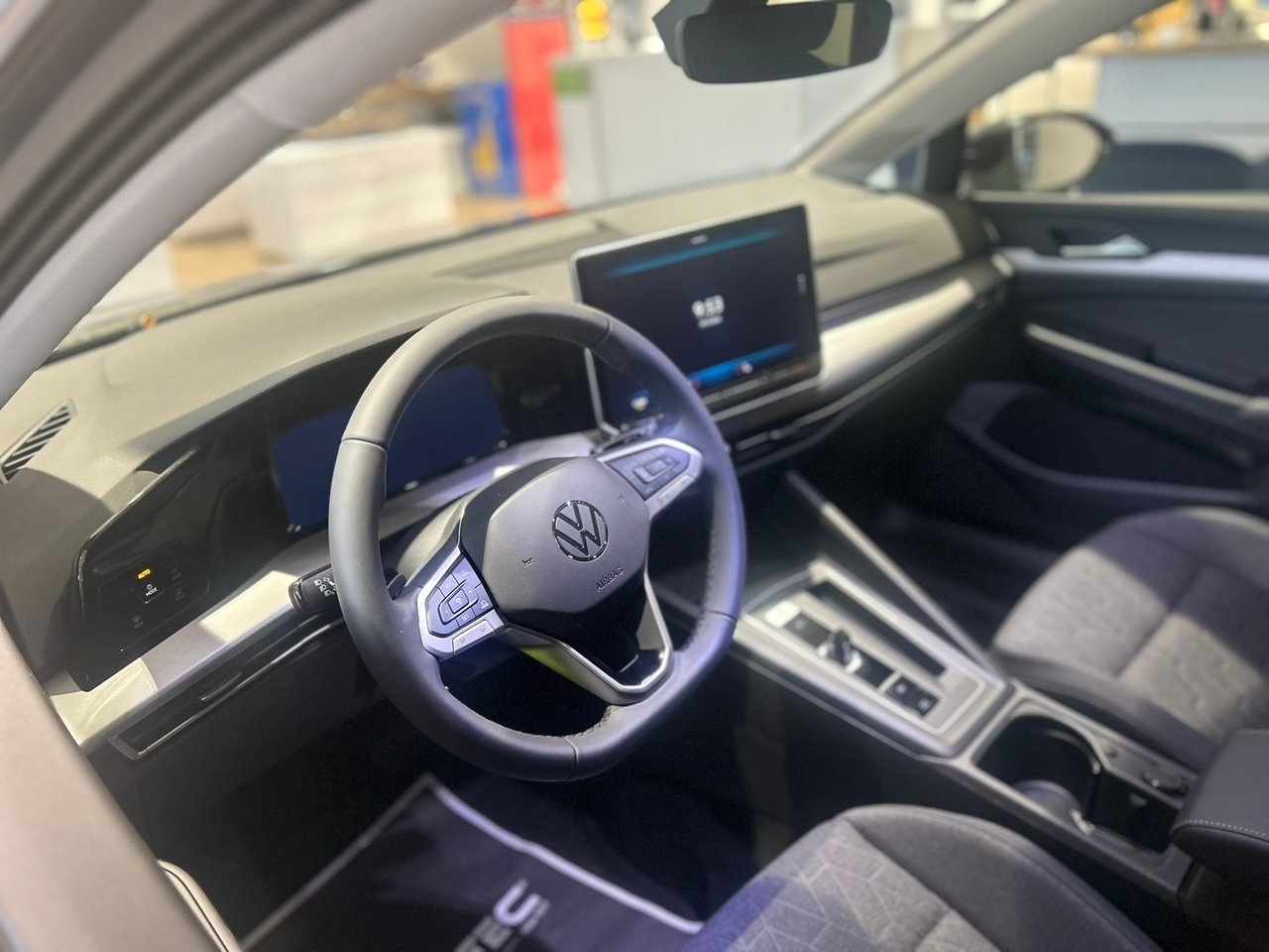 Volkswagen Golf 1.5 eTSI Life 2026, bild 4/10