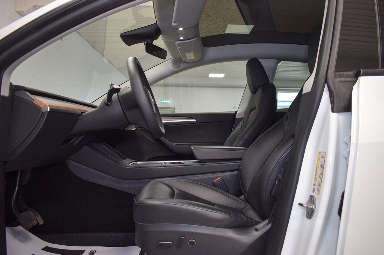 Tesla Model Y 2023, bild 7/10
