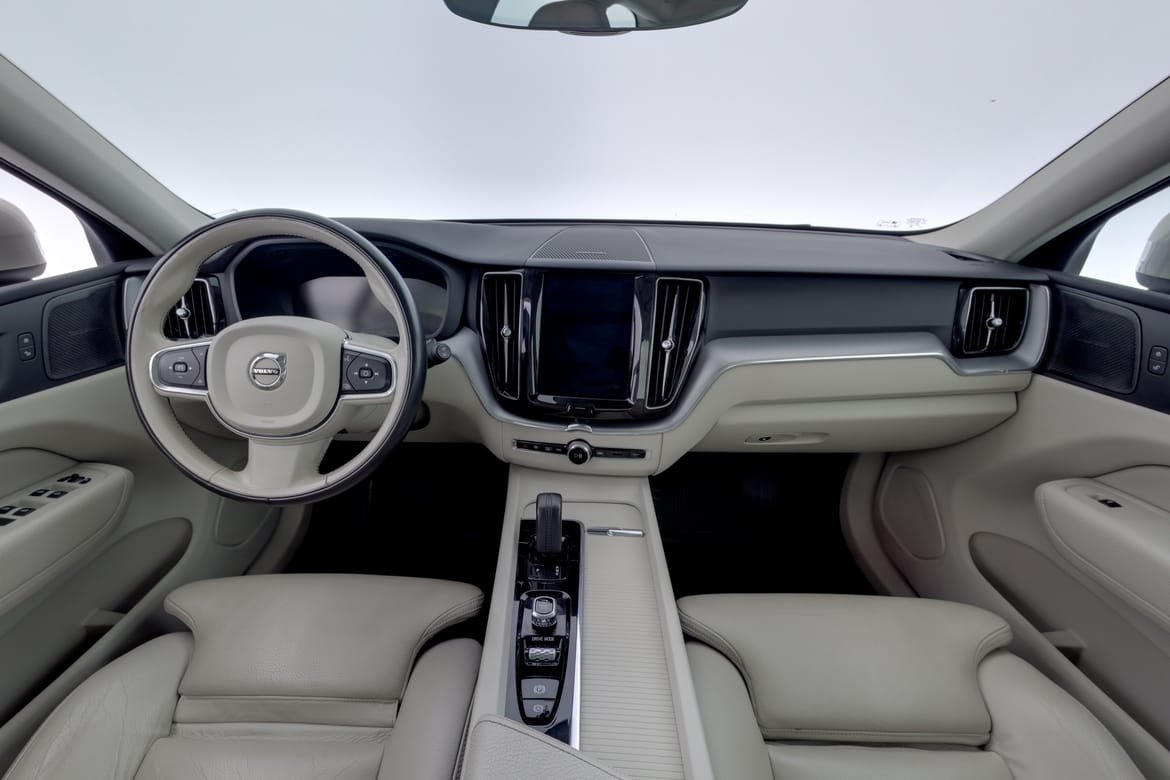 Volvo XC60 T8 Momentum Advanced Edition 2020, bild 7/10