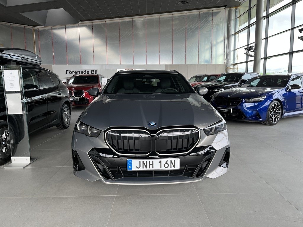 BMW 530e M Sport 2027, bild 2/10