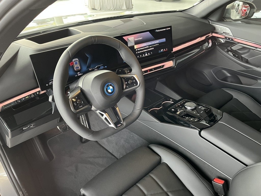 BMW 530e M Sport 2027, bild 6/10