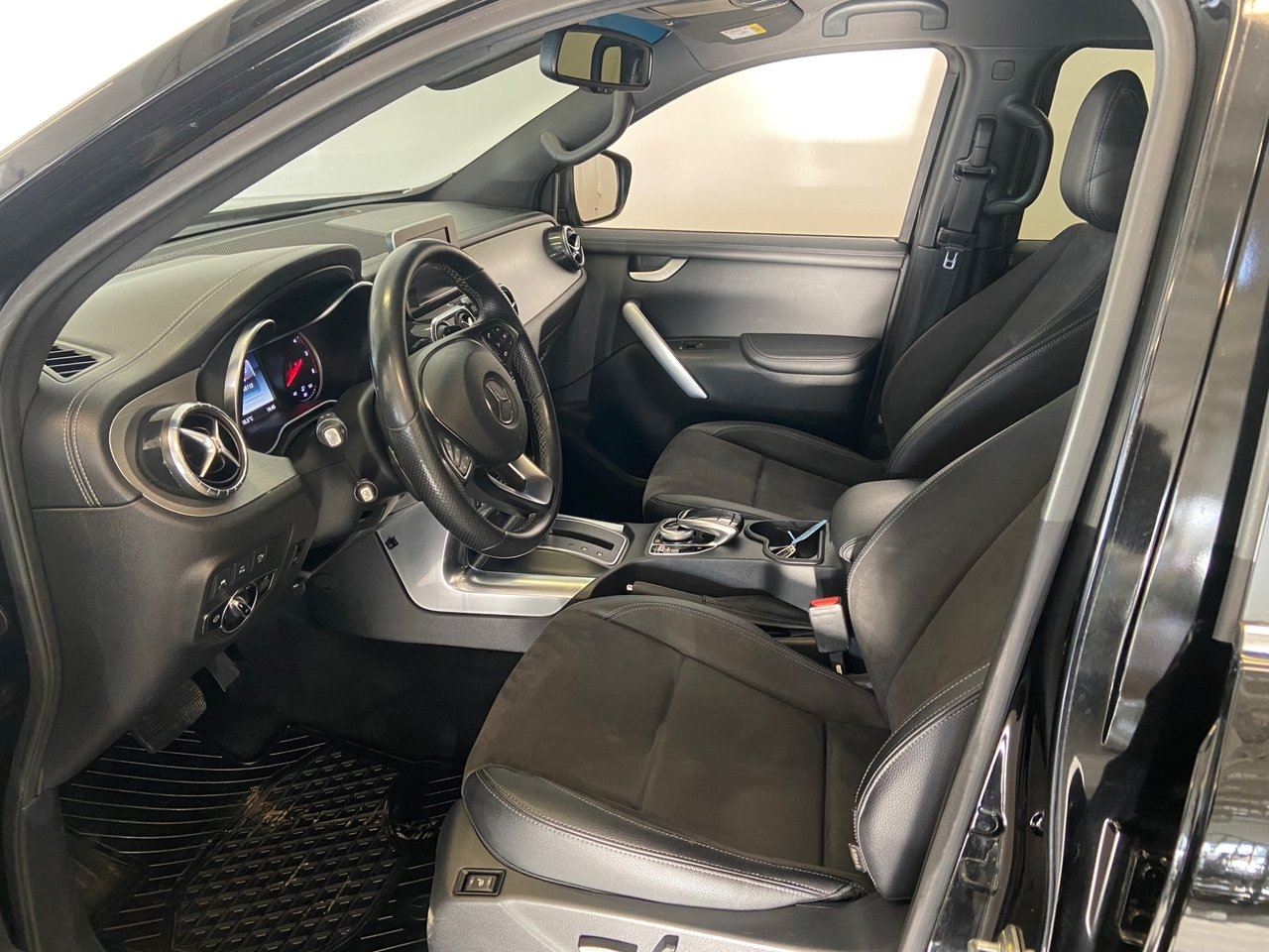 Mercedes-Benz X 2019, bild 2/10
