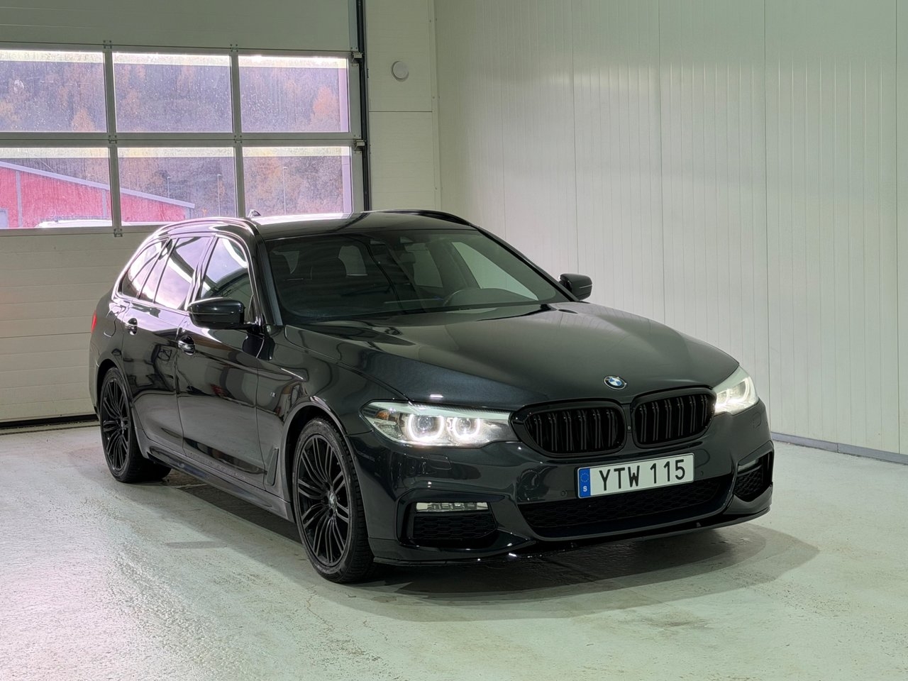 BMW 520d M Sport 2018, photo 4/10